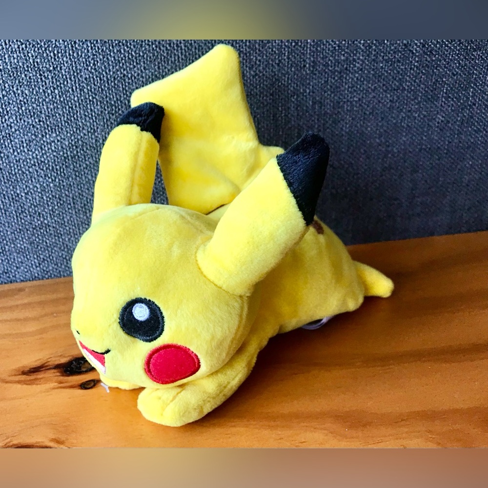 TOMY Pokémon XY Trainers Shoulder Ride Happy Talking Pikachu Plush Stuffed Toy - Picture 2 of 11